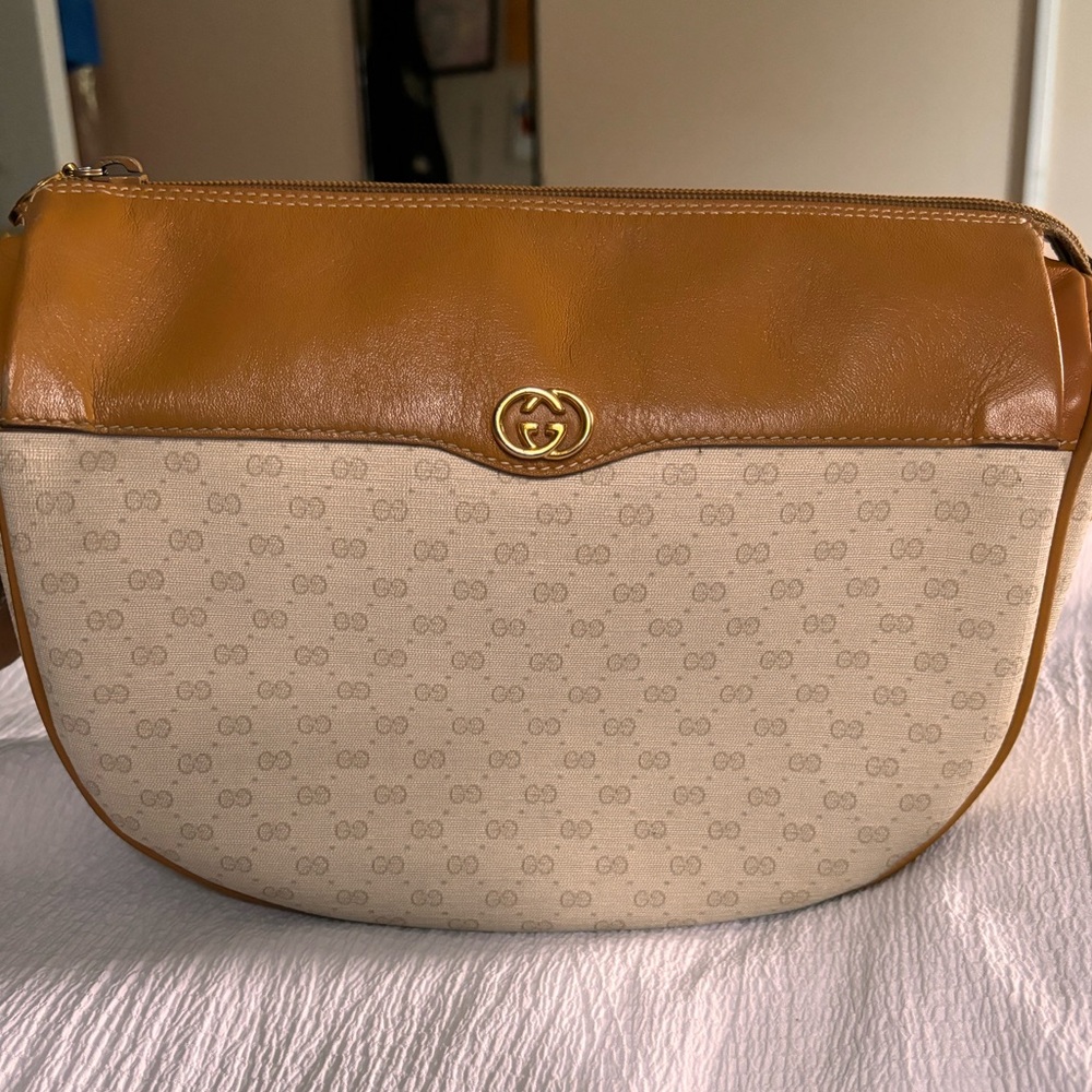 Authentic Gucci bag in GREAT condition ⭐️